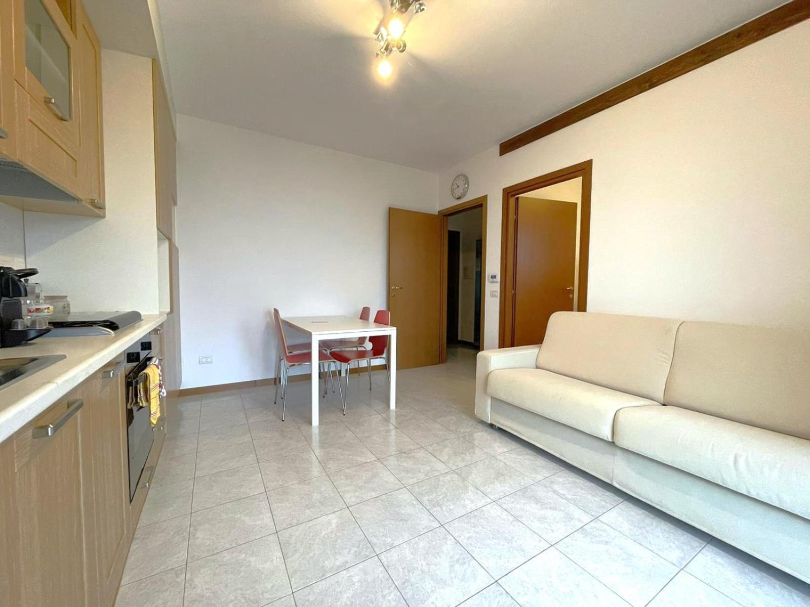 Happy Guest Apartments - Lake View And Pool Riva di Solto Exterior foto