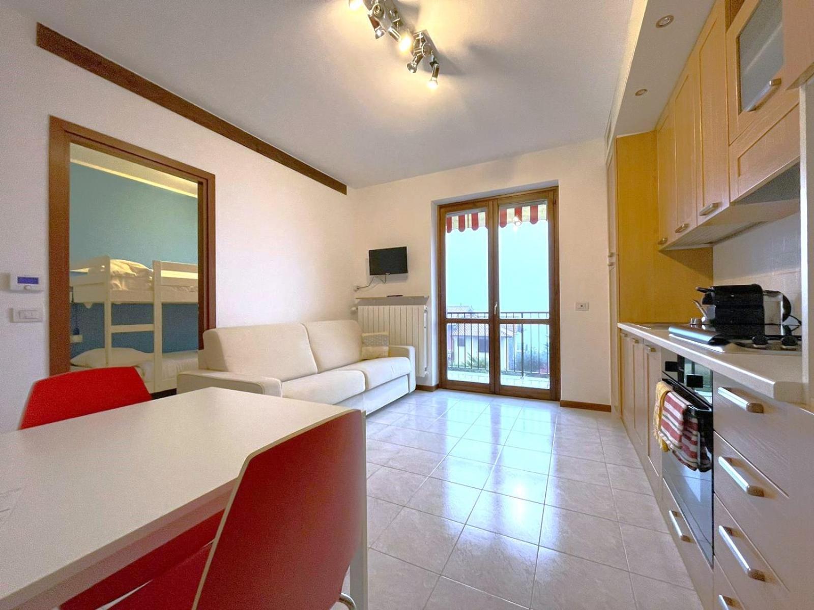 Happy Guest Apartments - Lake View And Pool Riva di Solto Exterior foto