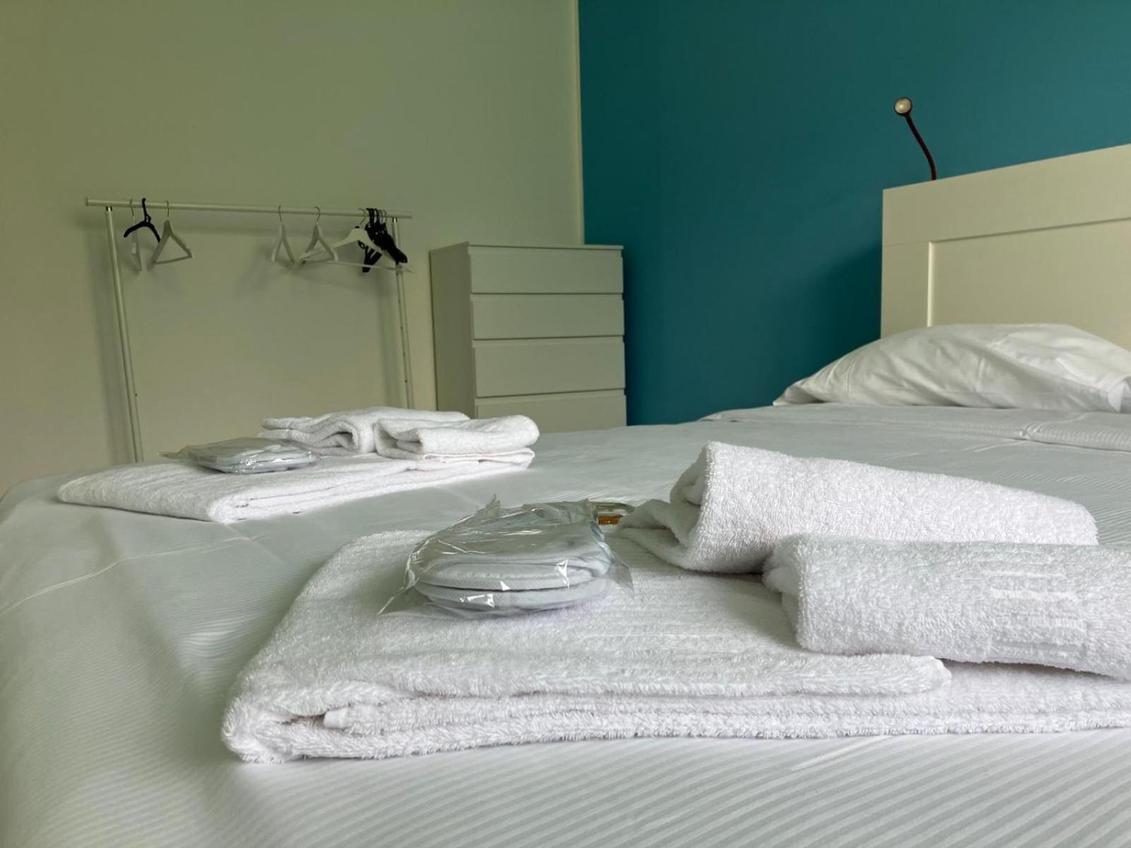 Happy Guest Apartments - Lake View And Pool Riva di Solto Exterior foto